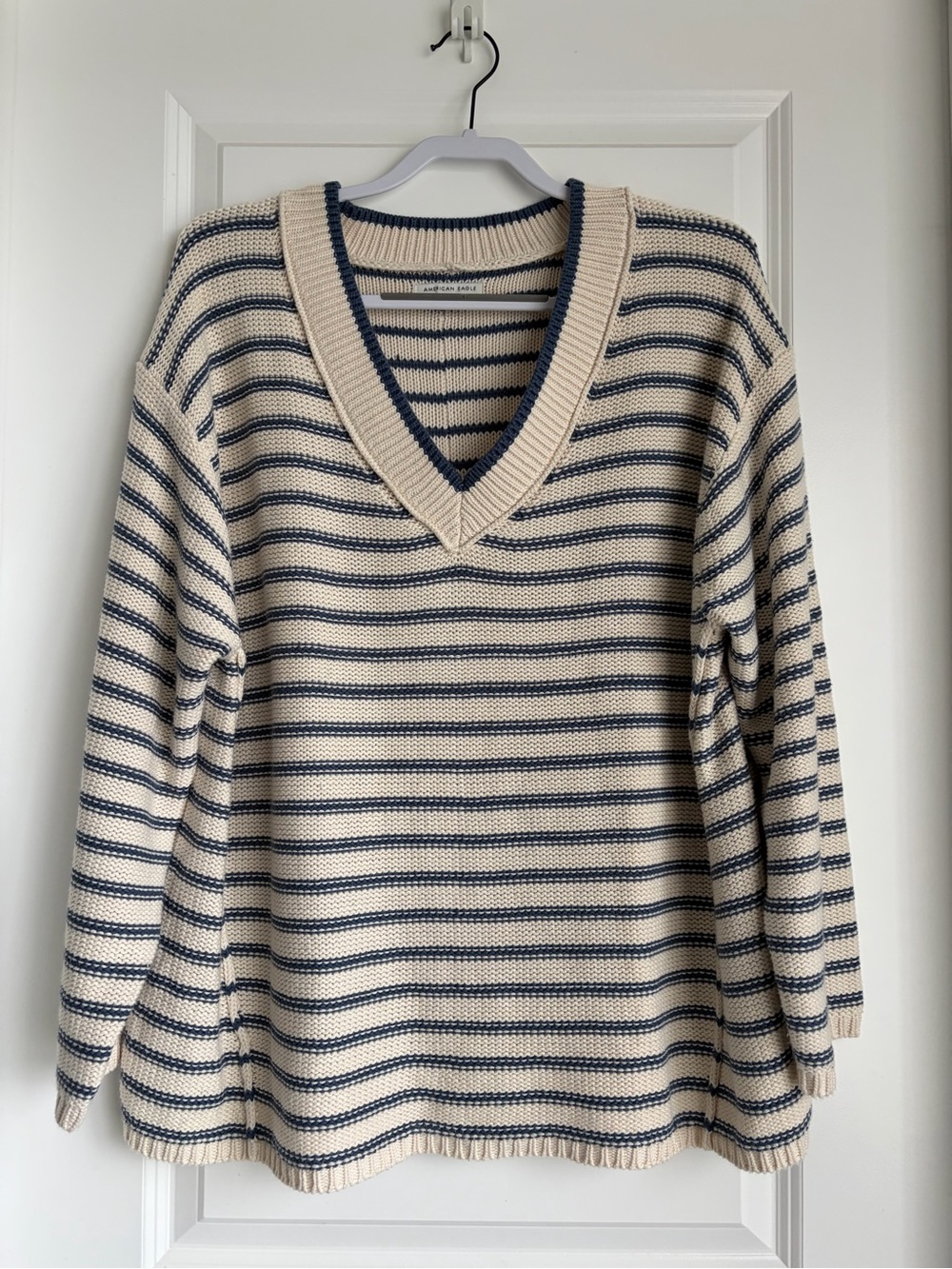 American Eagle Cream Navy Striped V-Neck Knit Sweater Oversized Size Small